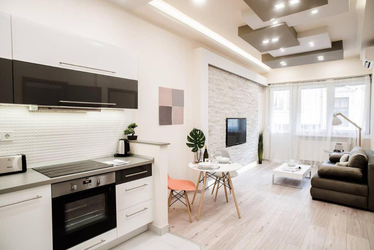 New Luxury Apartment In The Center With A/C Budapest Exteriör bild