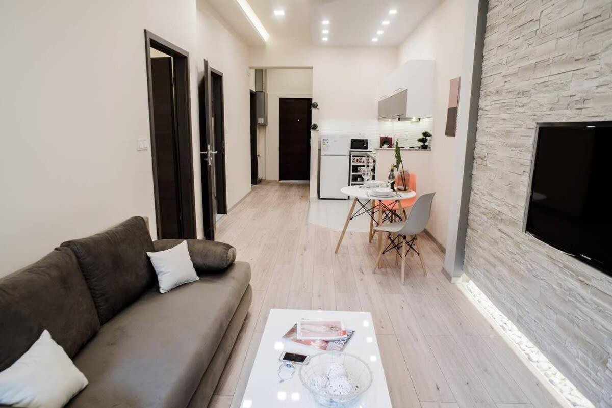 New Luxury Apartment In The Center With A/C Budapest Exteriör bild