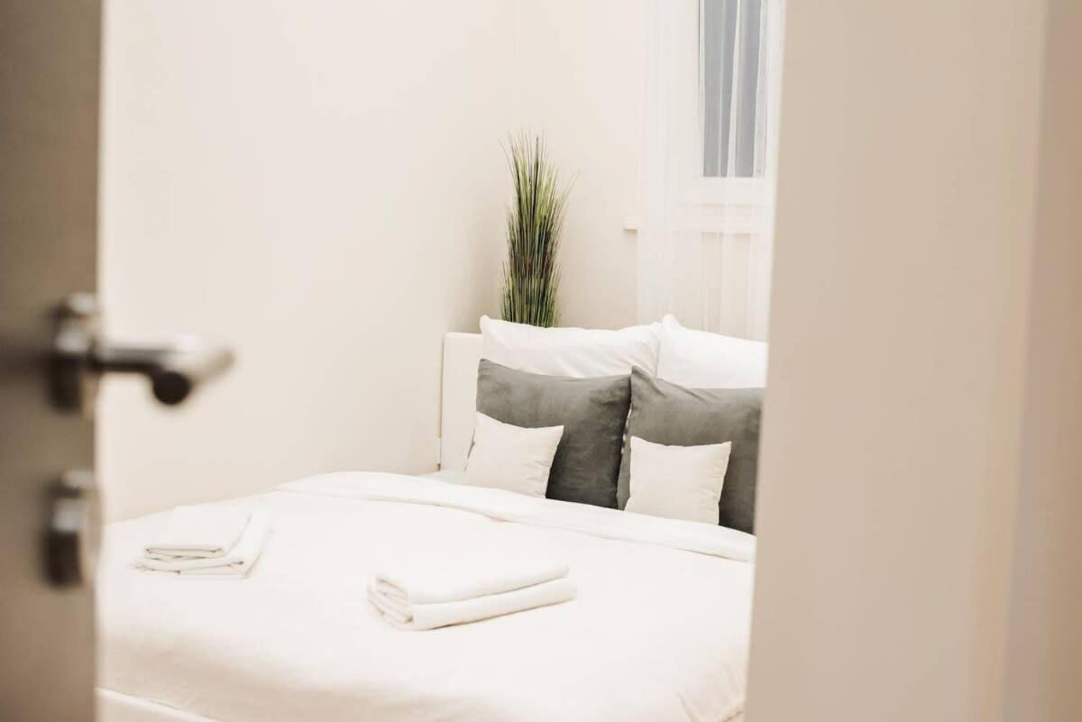 New Luxury Apartment In The Center With A/C Budapest Exteriör bild