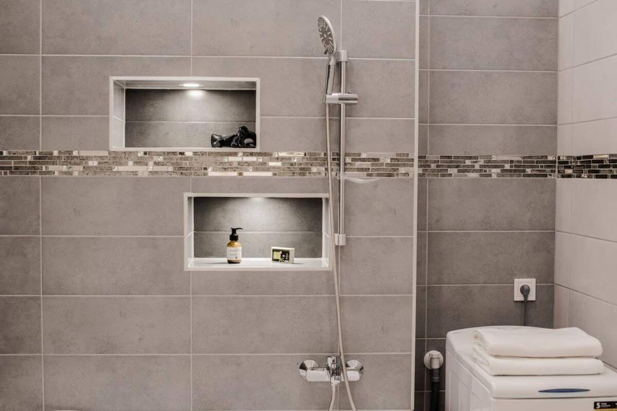 New Luxury Apartment In The Center With A/C Budapest Exteriör bild